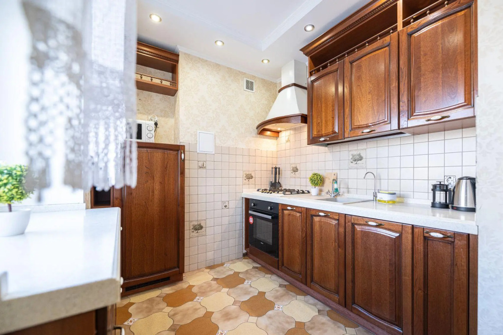 Пять Звезд на Тимирязева 25