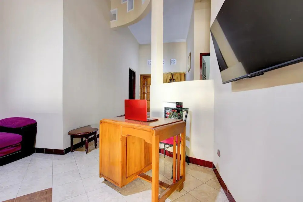 OYO 94003 Anjuk Ladang Homestay