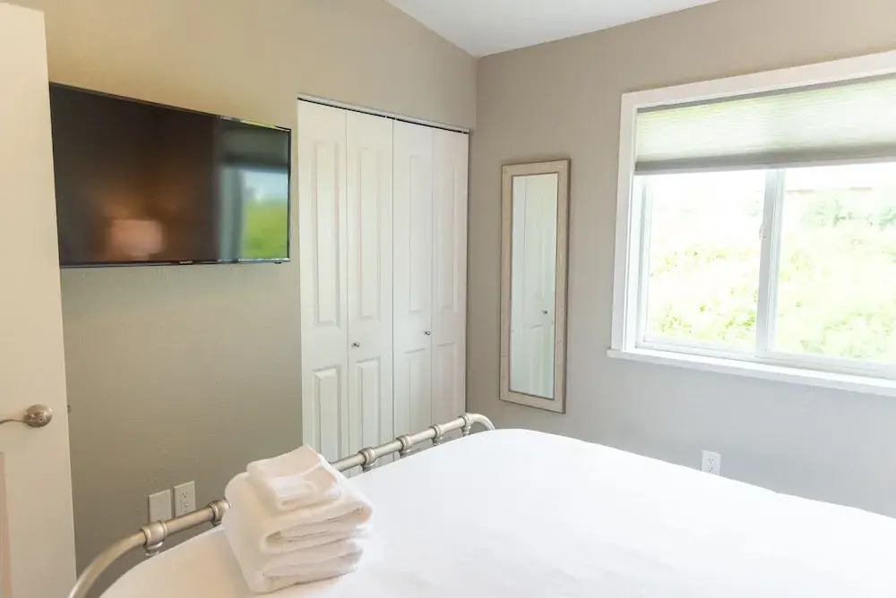 Colony Suites