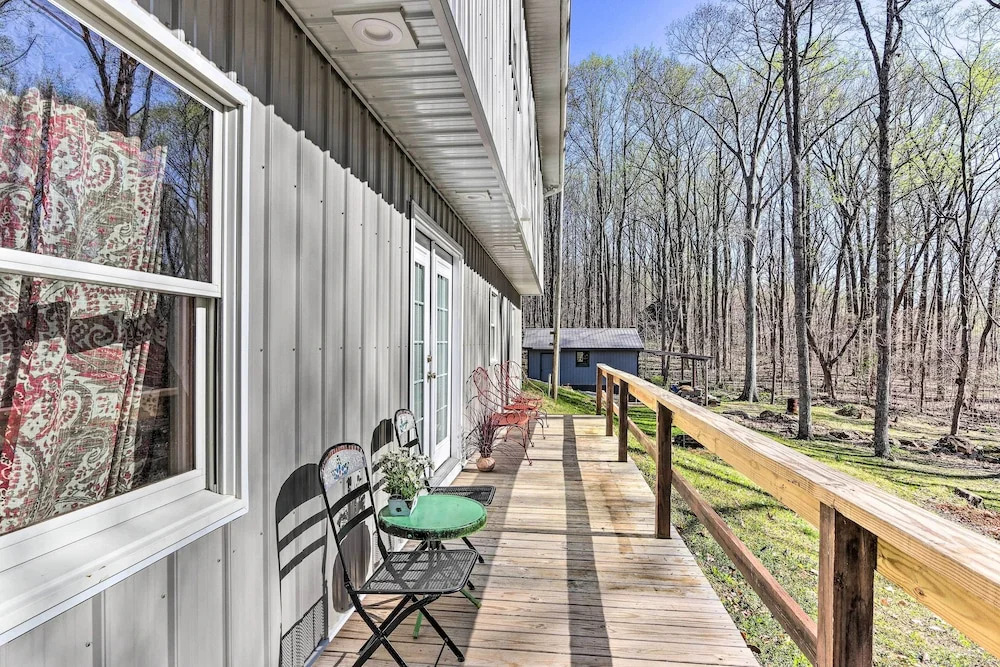 Peaceful & Secluded Knoxville Retreat w/ Deck