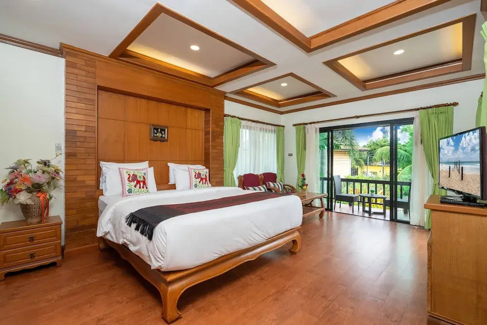 Bright Luxury Villa W Garden Pool & Sauna