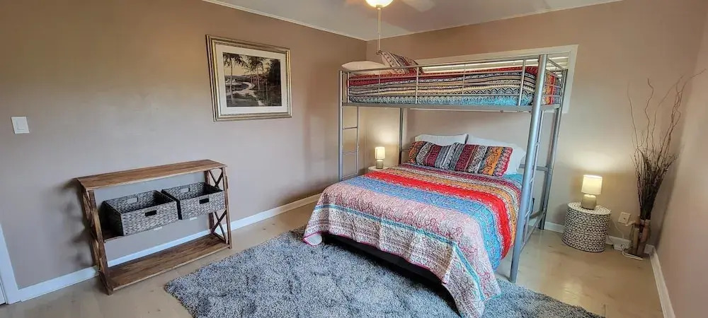 Sunset Dreams off Bay Large Home Sleeps 14 3 Bedroom Home by Redawning