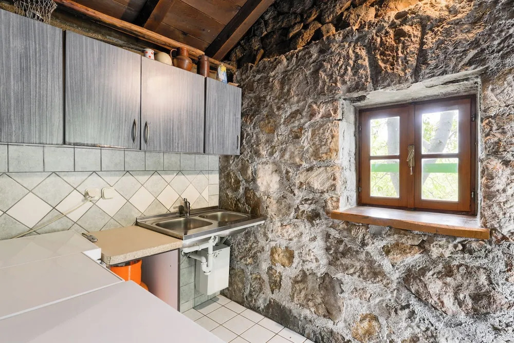 Traditional Stone House Adrian
