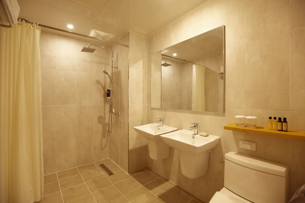 Palgong Emillia Hotel