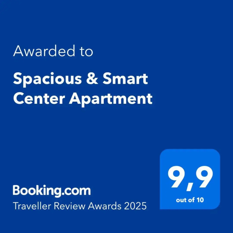 Spacious & Smart Center Apartment