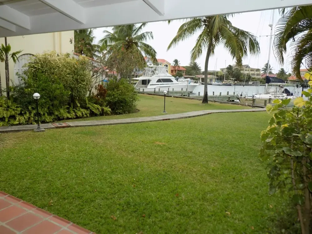 Bay View #7 Is A 2-bed, 3.5-bath Waterfront Townhouse In A Gated Community. 2 Bedroom Townhouse by RedAwning