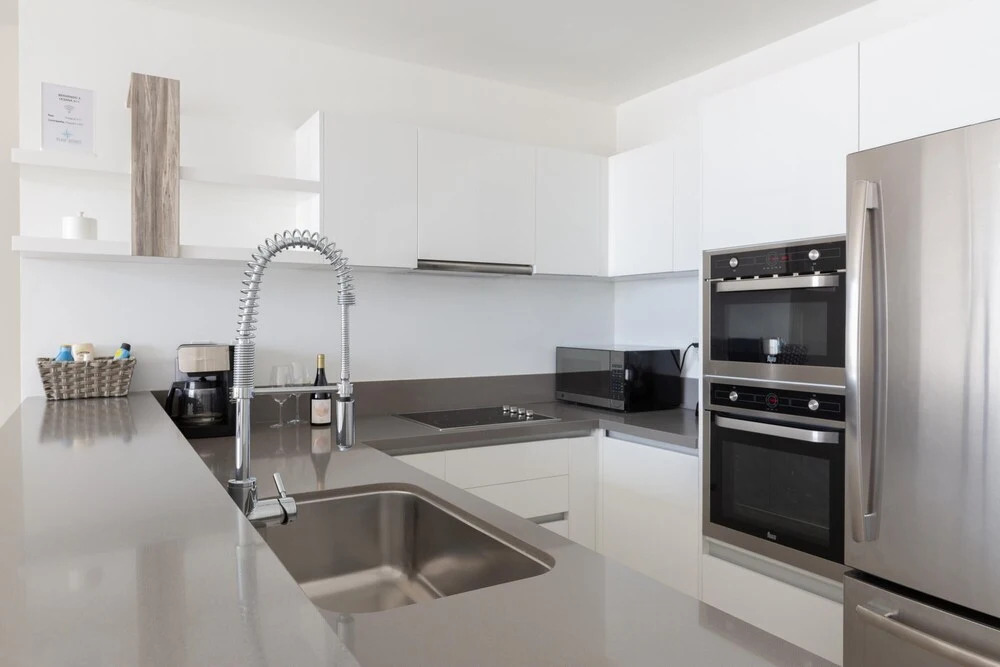 Exclusive 2 Level PH 3 BR Private Pool Roof Wifi Stunning Amenities GYM