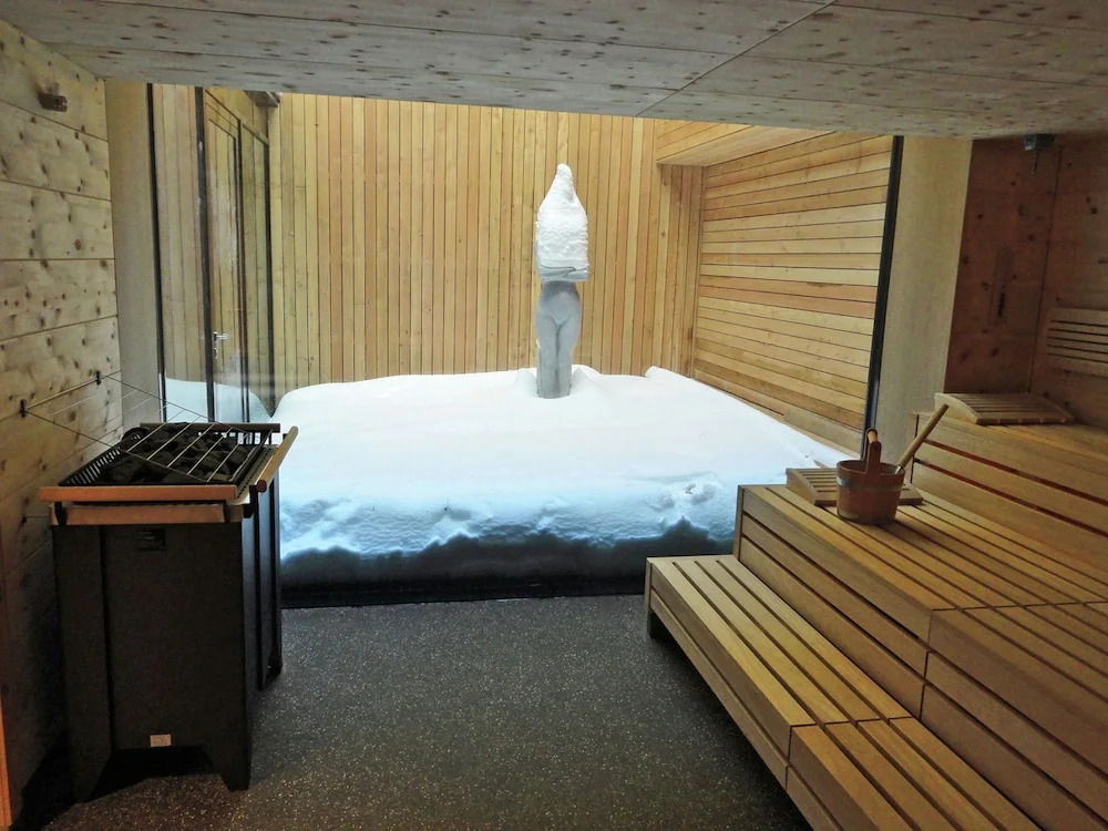 Modern Apartment With Sauna, Balcony, Garage, Washing Room