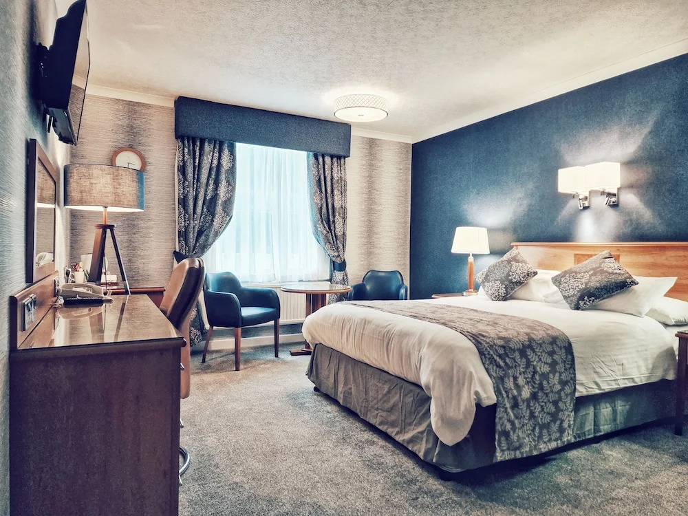 Blunsdon House Hotel