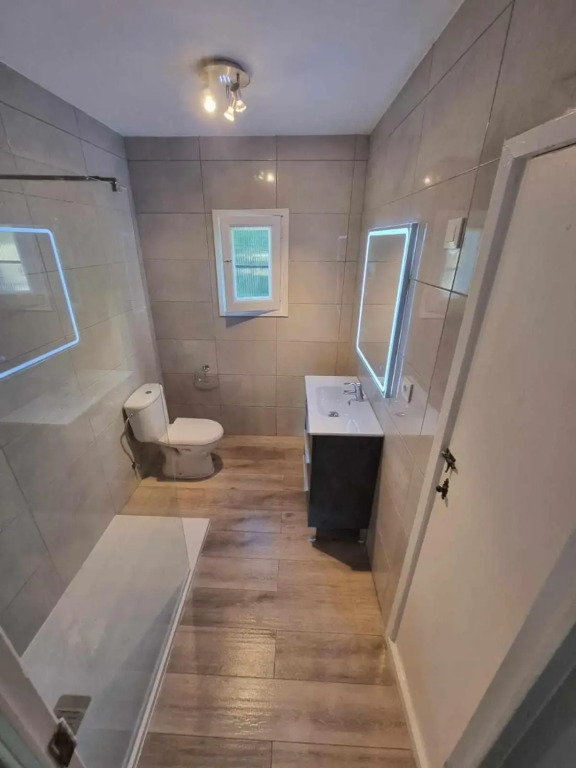 Fabulous refurbished apartment above private villa