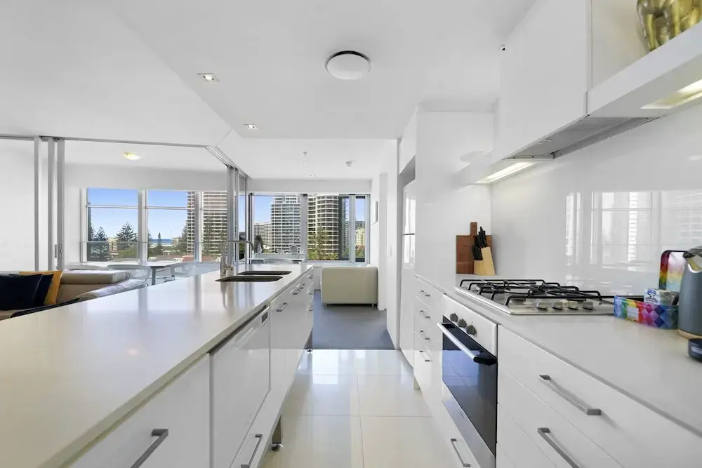 Scenic 2-bed With Pool, Gym