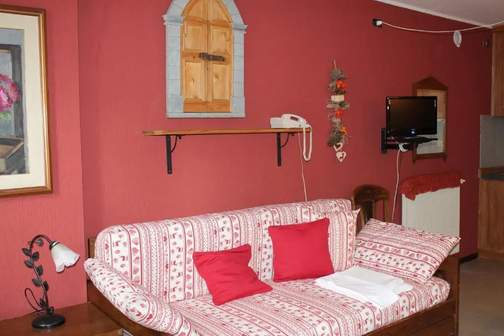 Jolly Residence