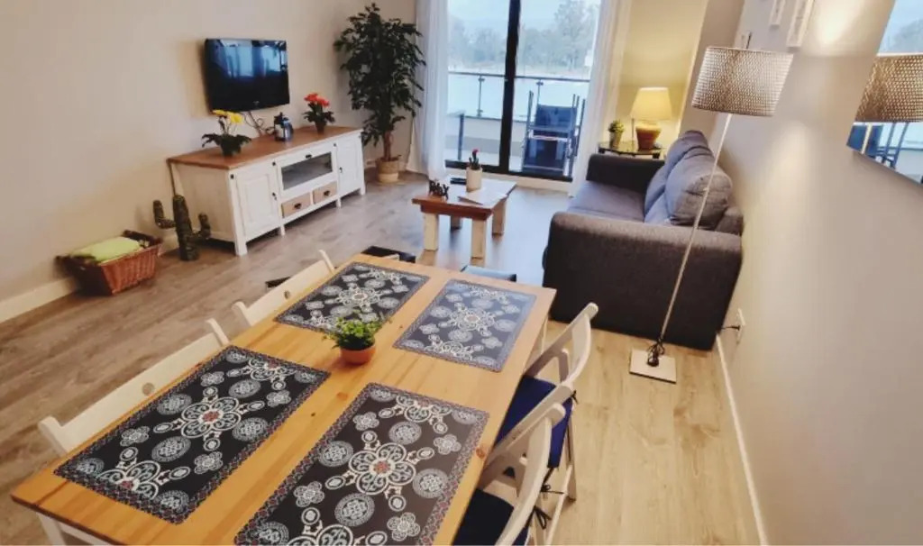 Excellent location- Beach, Pool, Telework, 2 Bikes, Parking & Wifi GRATIS at "CaSa Carol'S"