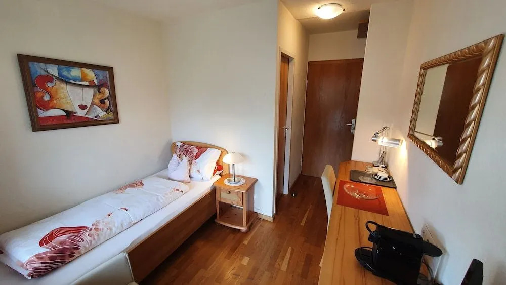 Casa Cristina- Kurpension Und Appartements