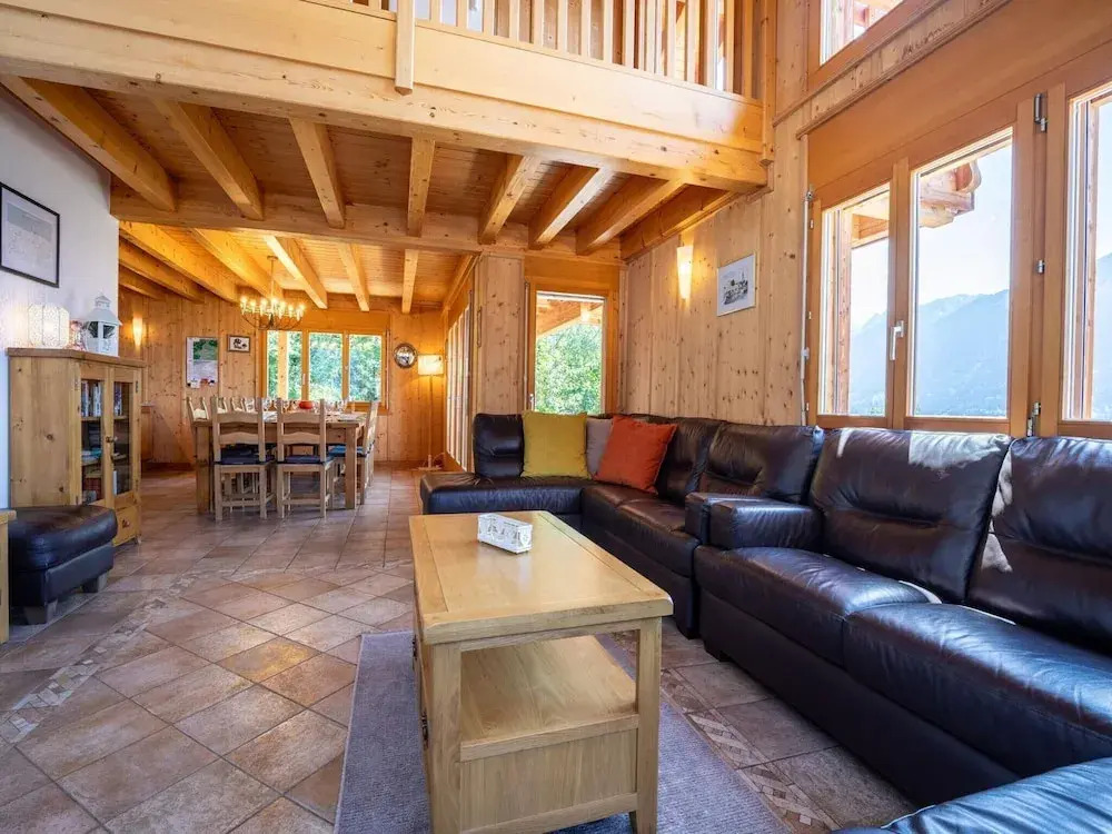 Spacious Chalet With Patio Facing Mountains