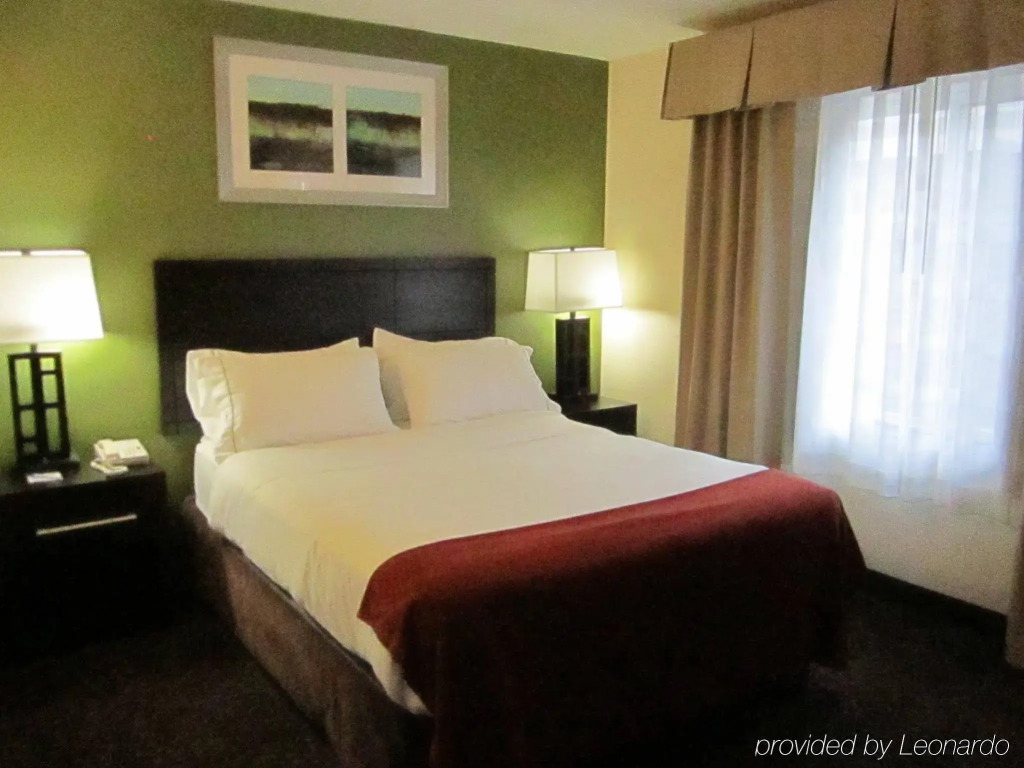Holiday Inn Express & Suites Aberdeen by IHG