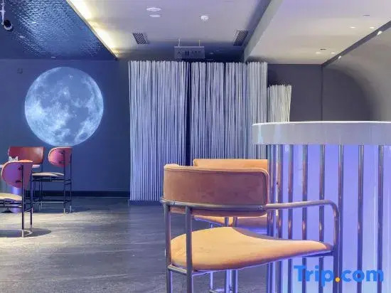 Theme Sky Hotel