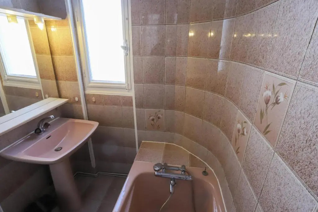 Les Glieres centre ville spacieux au 5ieme etage