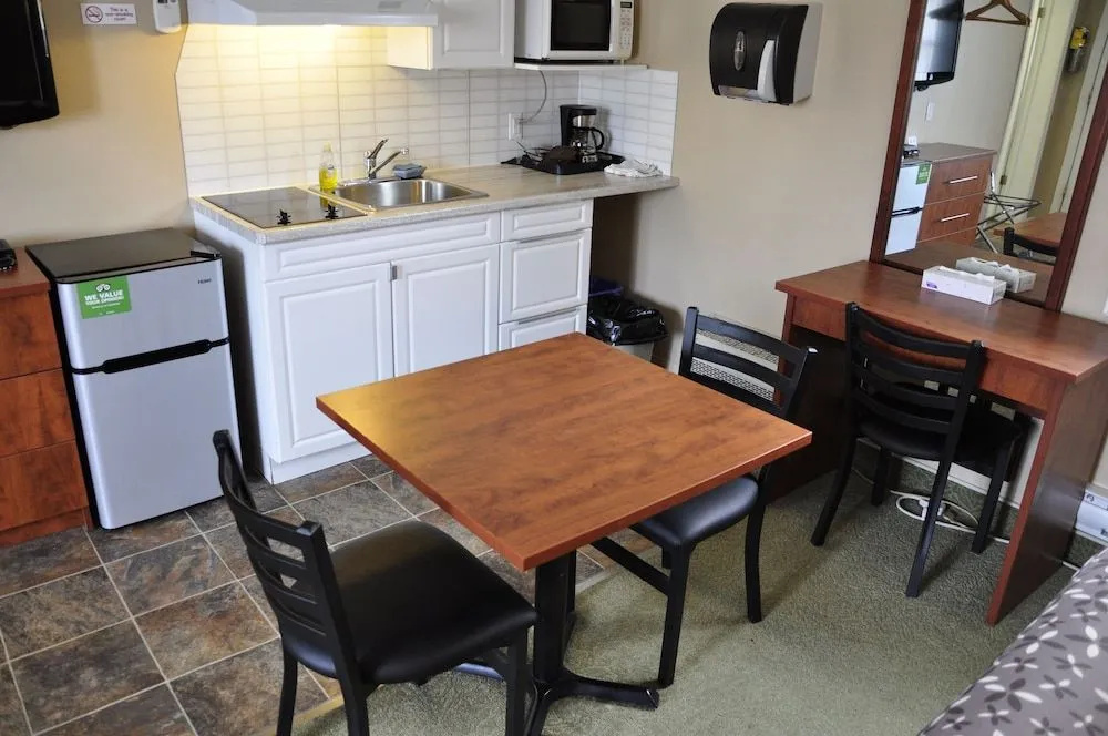 Moonlight Inn and Suites Sudbury