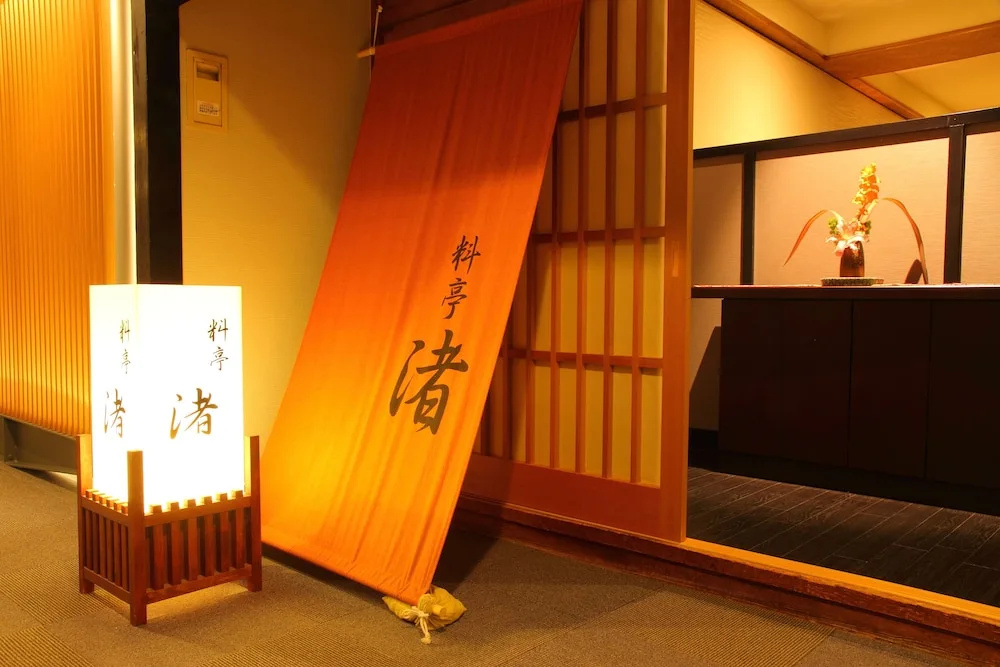 Yado Nakaya