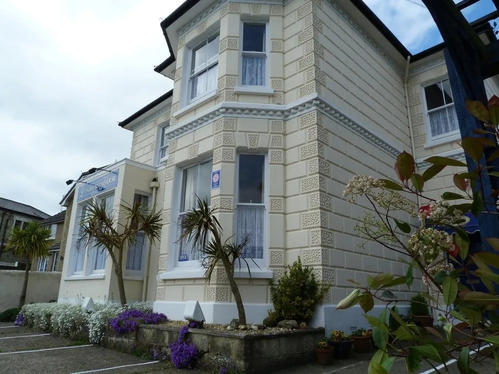 Lyndhurst House