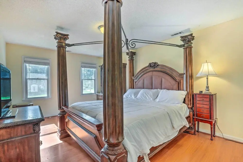 Pet-friendly House w/ Deck in Lawrenceville