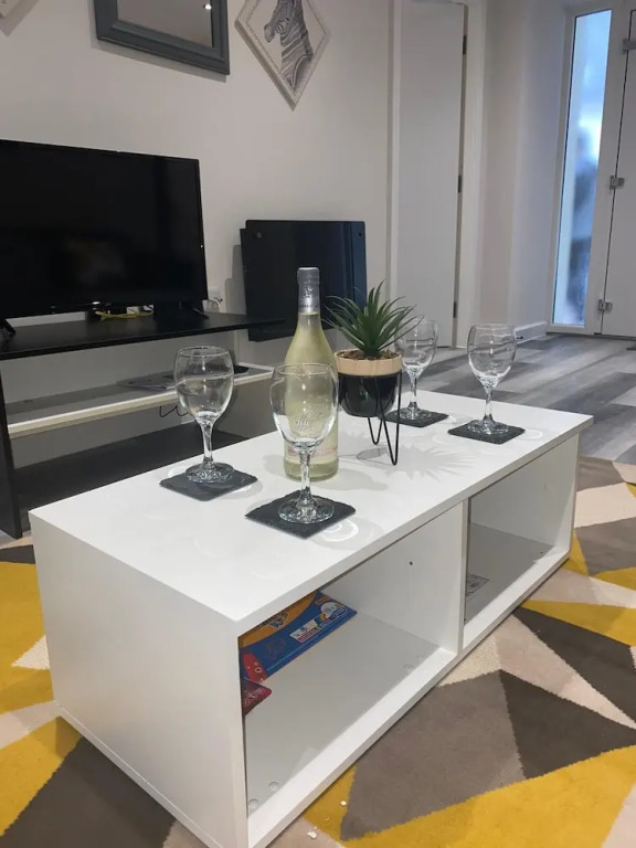 Fresh and Modern 2 Bed Flat Birmingham