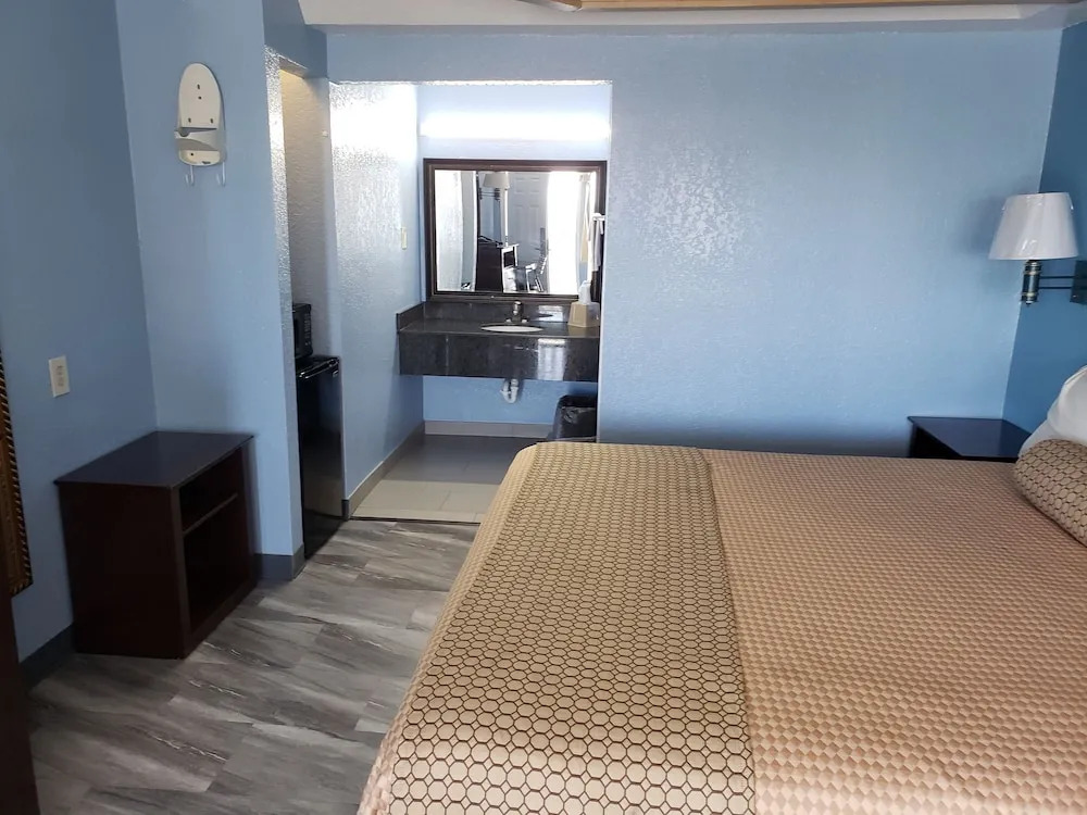 Regency Inn Motel by the Beach