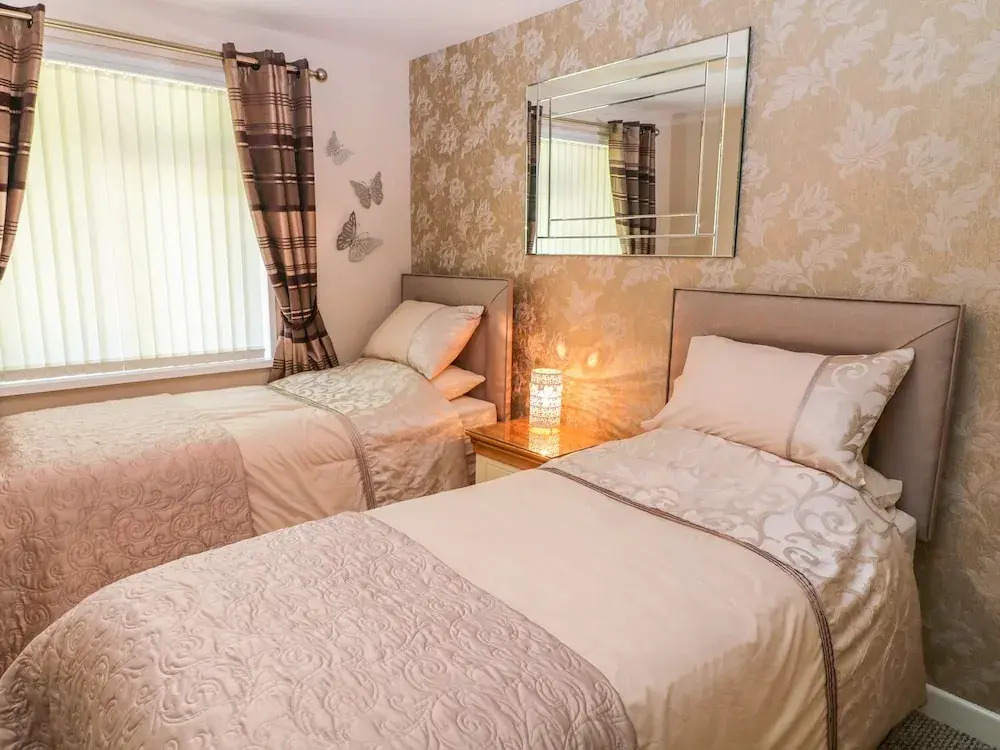 17 Valley Lodges