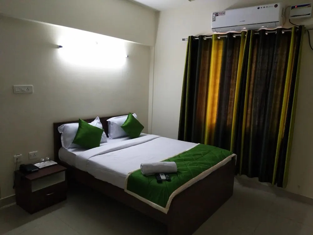 Fresh Living Prime Hitech Service Apartments