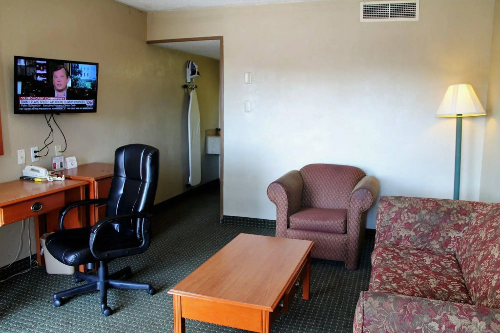 Continental Inn and Suites Nacogdoches TX SFA University Downtown