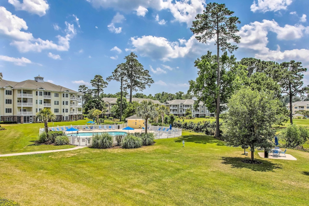 'No Rush Fore' Condo Near Beaches & Golfing!