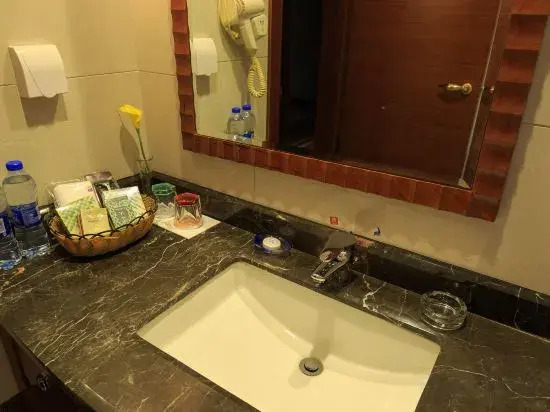 Yijia San Jiang Hotel