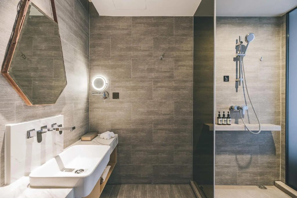 Atour Hotel (Jiangyin Binjiang Middle Road Sports Center)