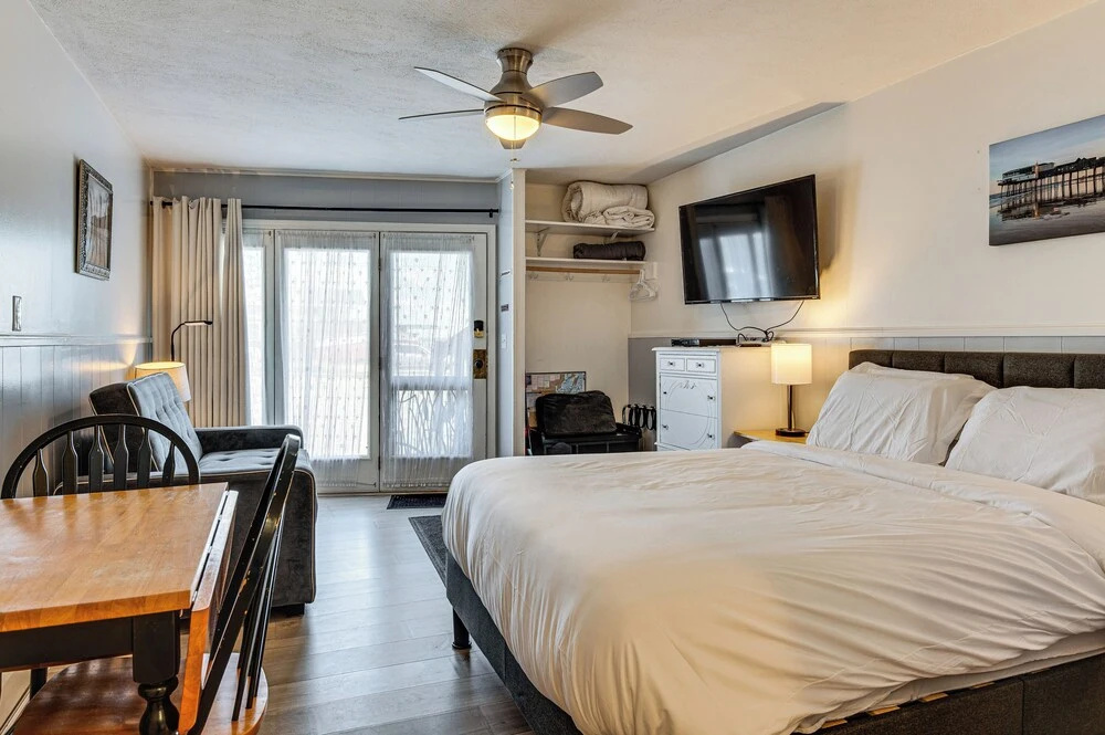 Oceanfront Studio on Oob, Steps From Downtown