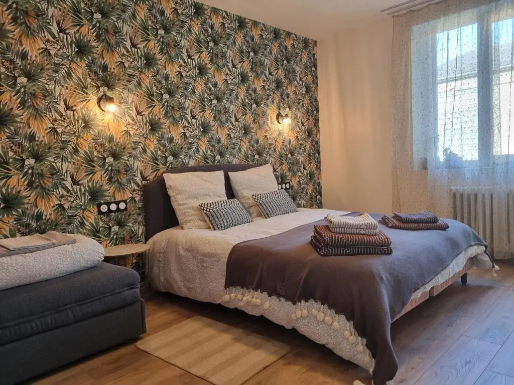 Appartement à la campagne avec piscine