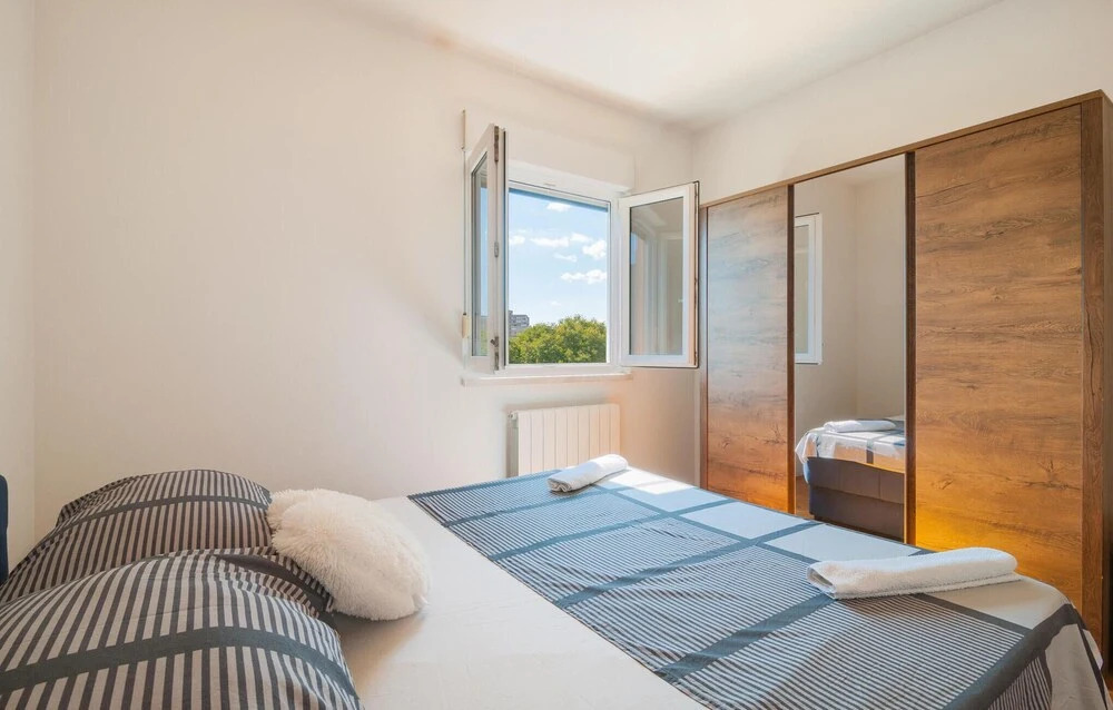 Nice Apartment in Split With 2 Bedrooms and Wifi