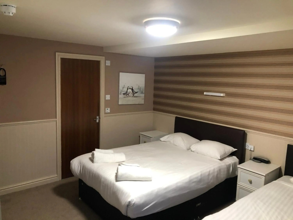 Lyndene Hotel