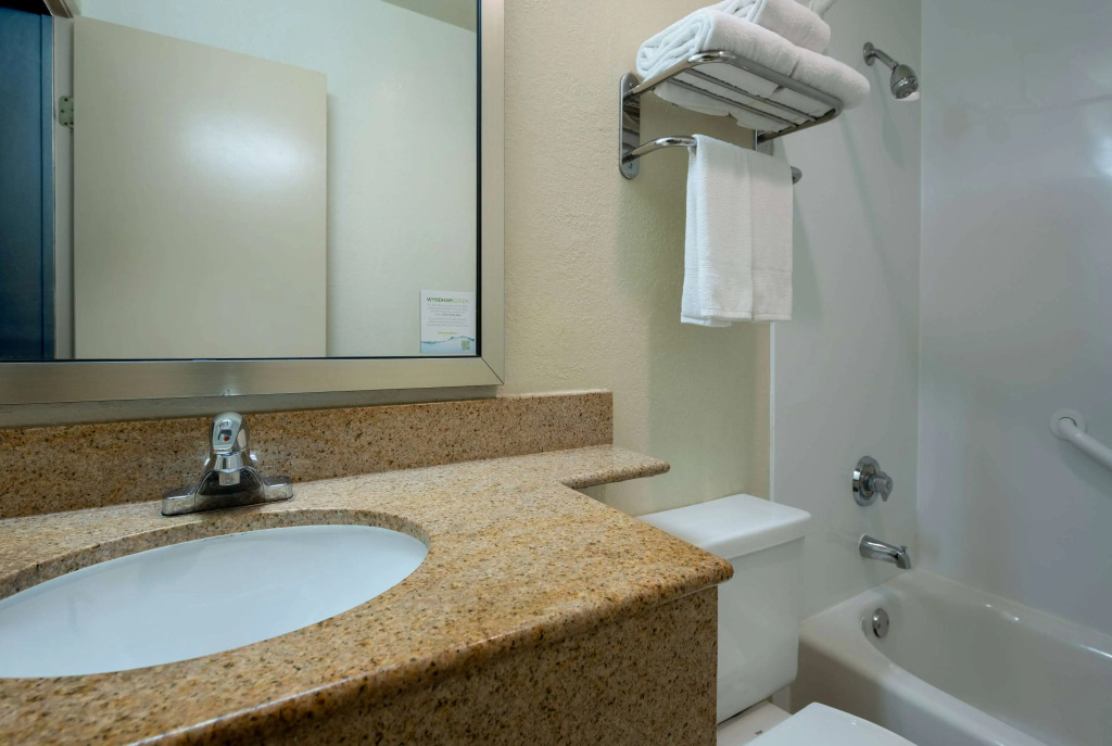 Days Inn by Wyndham Encinitas Moonlight Beach