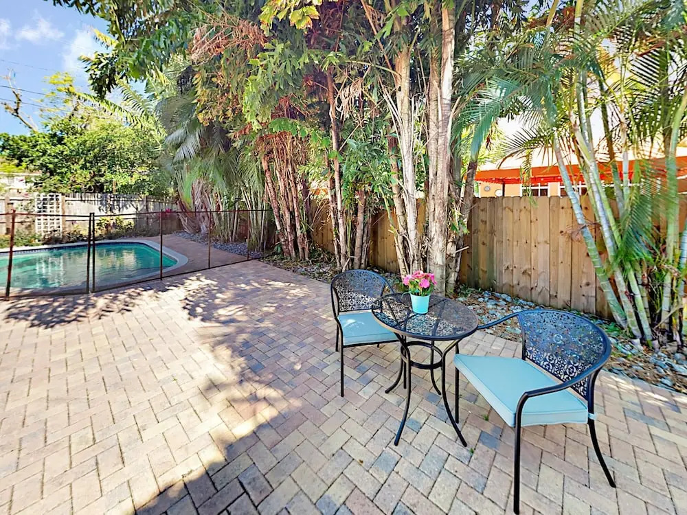 1500 SW 22nd Street Home 3 Bedrooms 2 Bathrooms Home