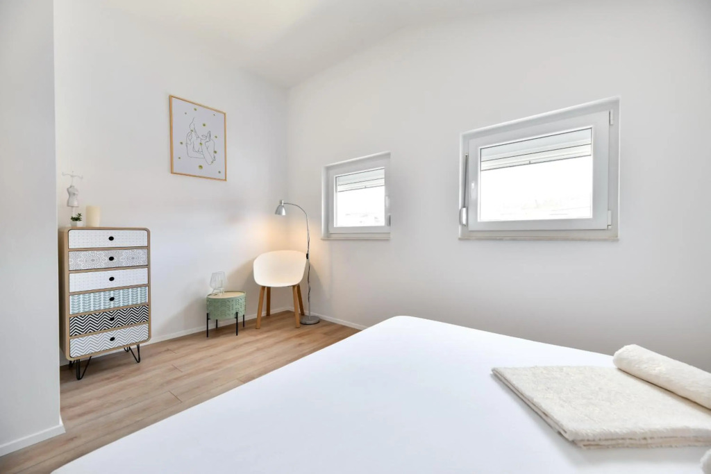 Modern holiday apartment "Libra" with swimming pool