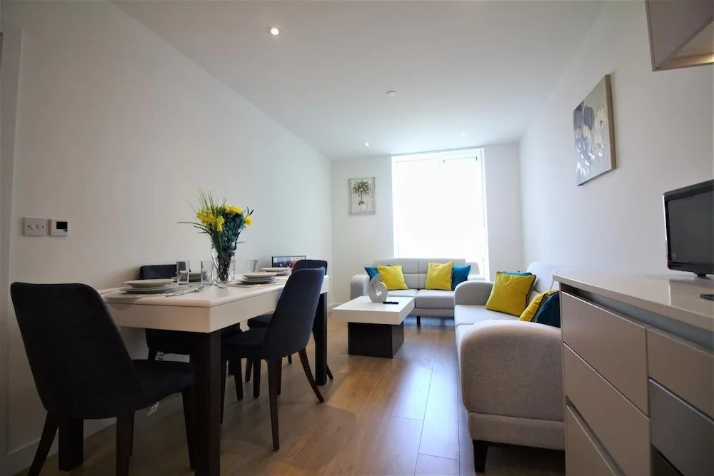 Braybrooke Apartments