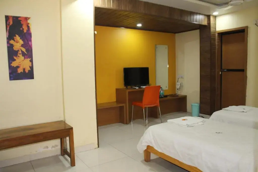 OYO 26179 Hotel Shivrai