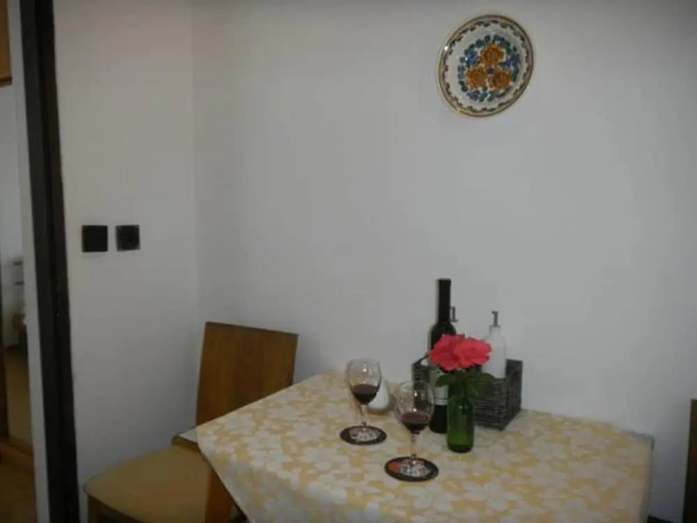 Sunny Hill Apartments