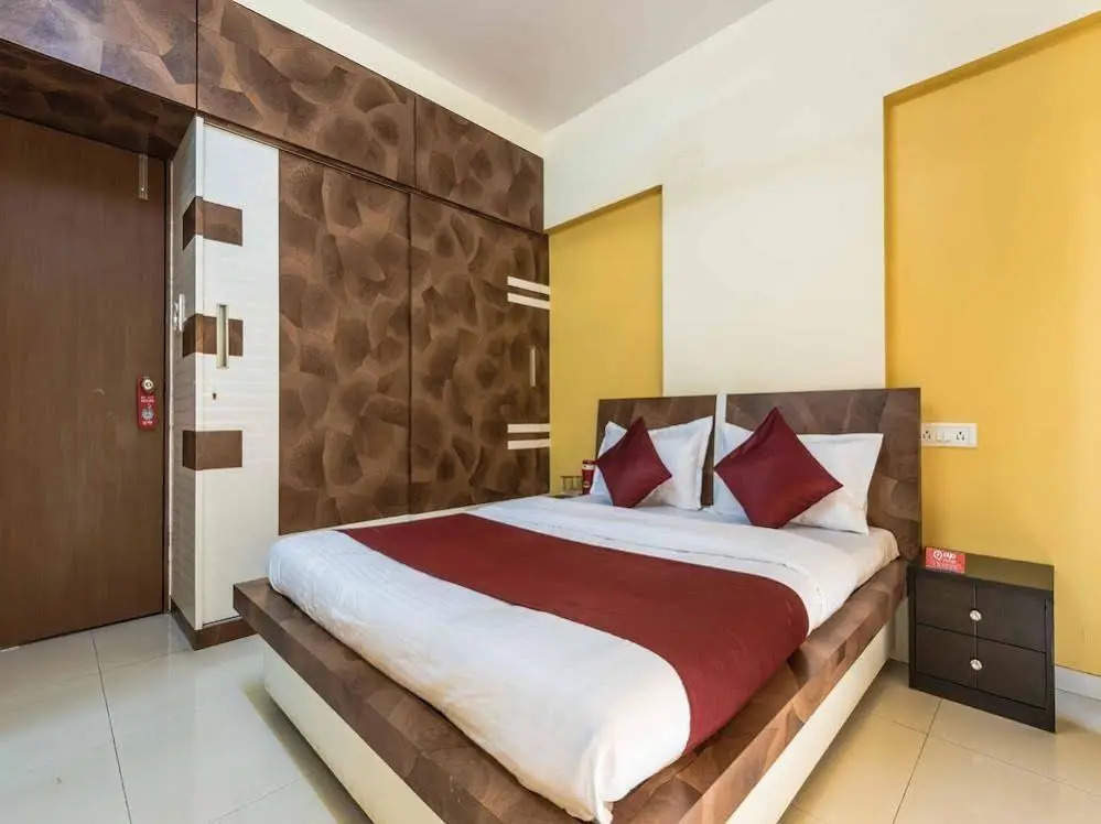 OYO Apartments BKC Kalanagar