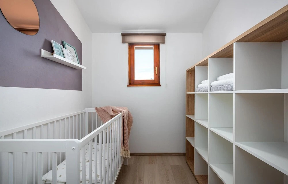 Gorgeous Home In Galizana