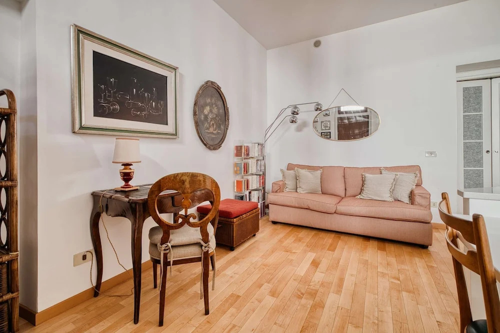Modern 1 BR Near Gae Aulenti