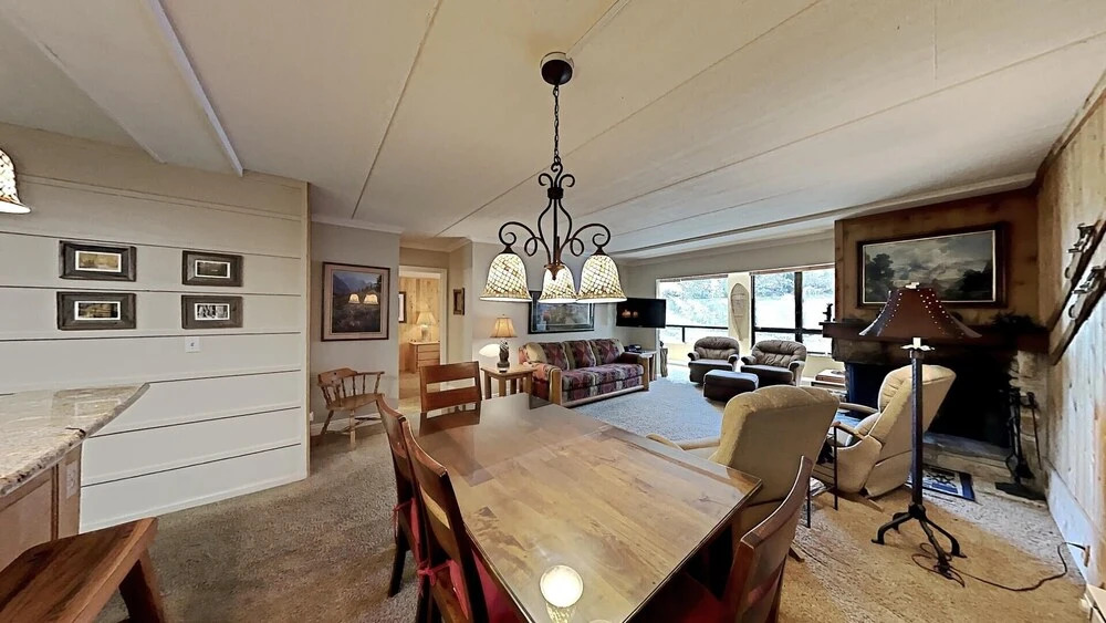 Two Bedroom Units at 1849 Condos with 3 Hot Tubs & Slopeside