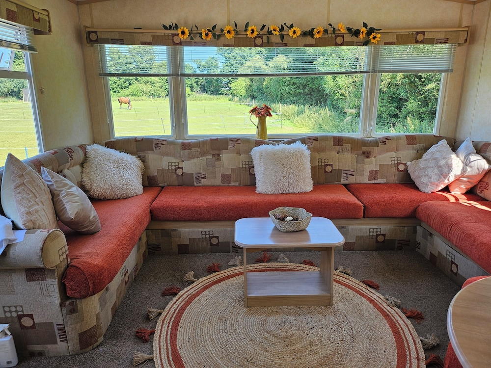 Equestrian Retreat - Sleeps 4 & Bbq