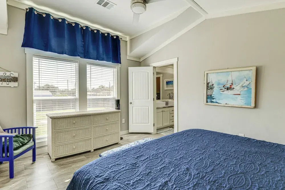 2 Blocks From Aransas Bay: Family Home w/ Patio!
